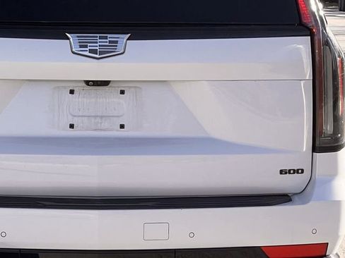 Used 2022 Cadillac Escalade ESV Sport Platinum image 6