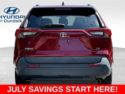 Used 2020 Toyota RAV4 LE FWD image 5