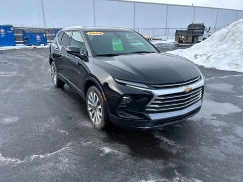 Used 2024 Chevrolet Blazer Premier w/ Driver Confidence II Package image 9