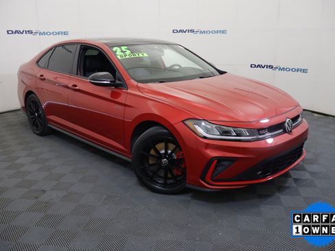 Used 2025 Volkswagen Jetta GLI Autobahn FWD image 37