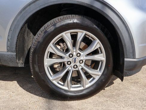 Used 2020 Ford Explorer XLT w/ Equipment Group 202A image 26