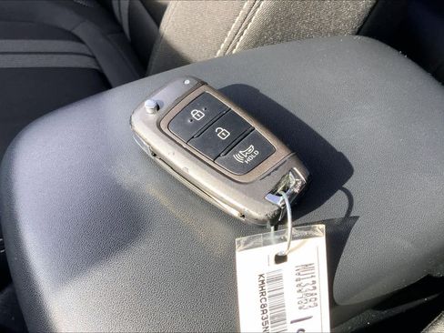 Used 2022 Hyundai Venue SEL image 14