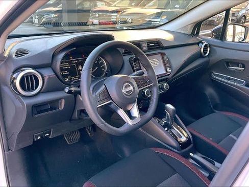 Used 2024 Nissan Versa SR image 17
