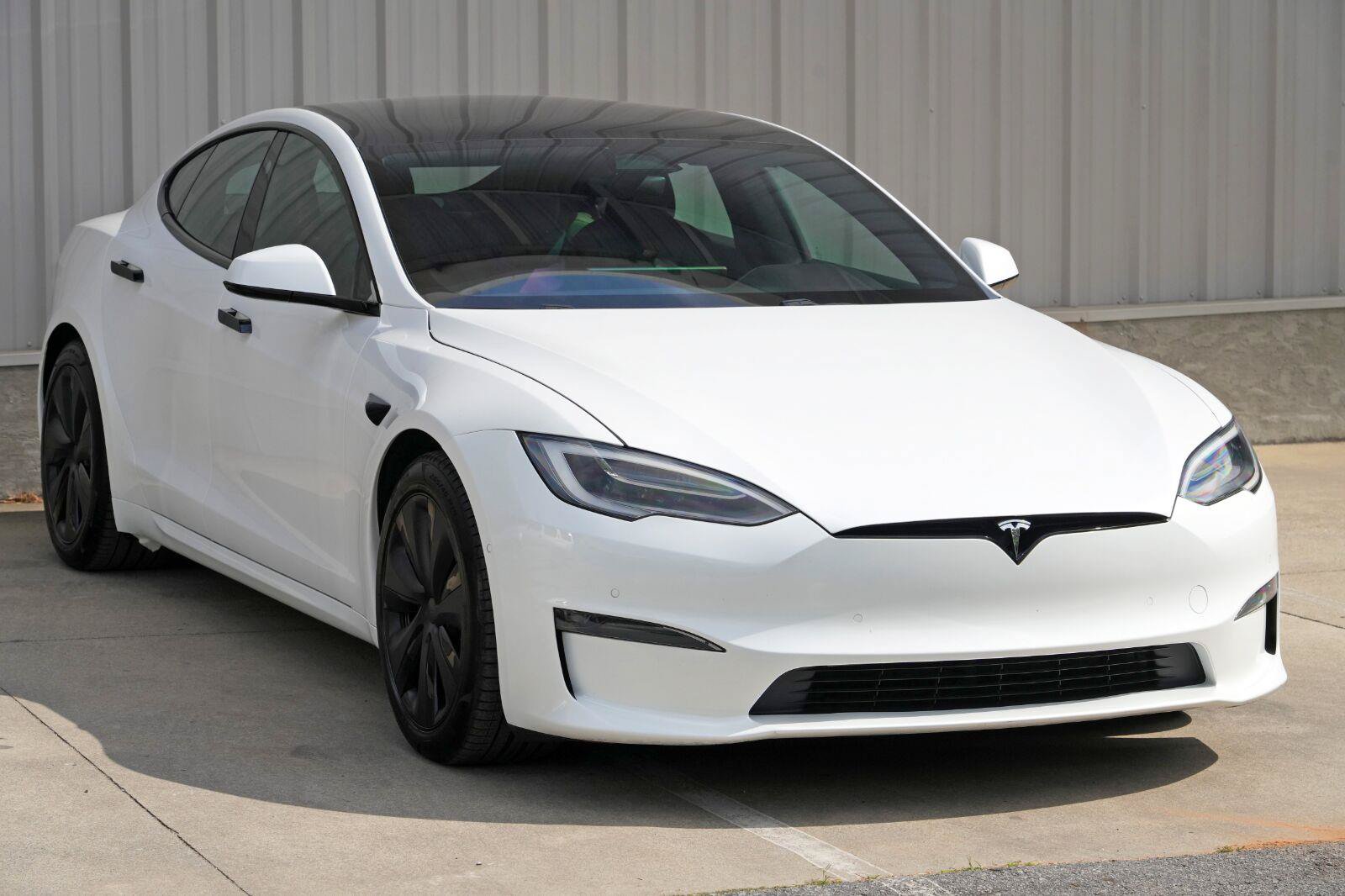 Used 2022 Tesla Model S AWD/4WD image 59