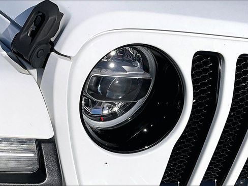 Certified 2021 Jeep Wrangler Unlimited Sahara image 30