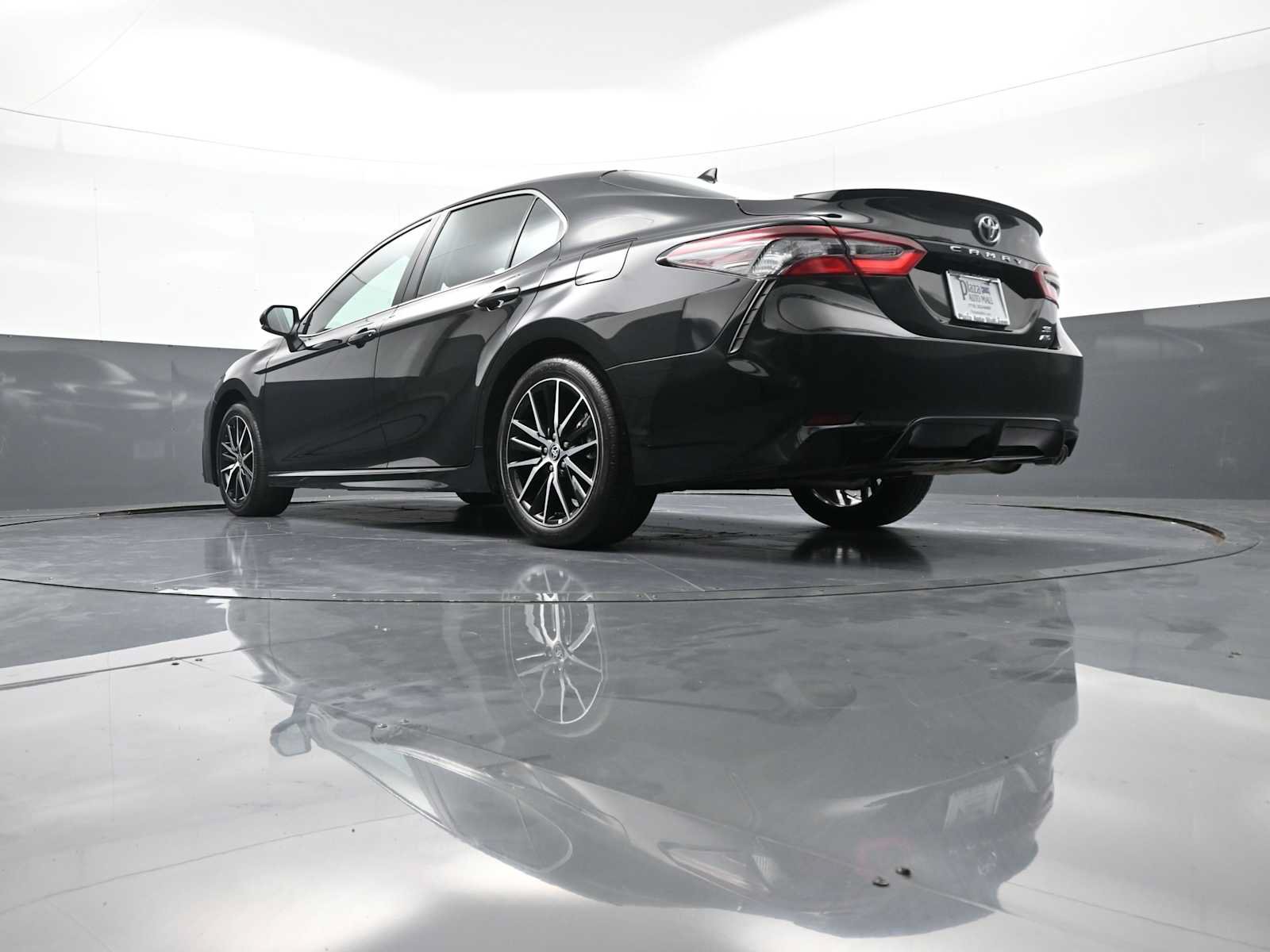 Used 2024 Toyota Camry SE AWD/4WD image 31