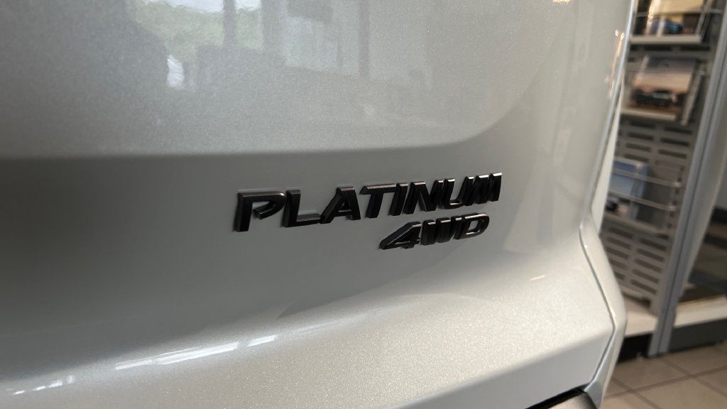 New 2026 Nissan Pathfinder Platinum AWD/4WD image 17