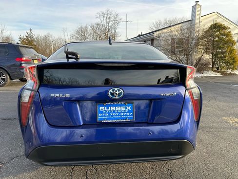 Used 2018 Toyota Prius Two image 5
