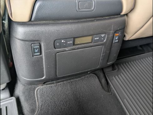 Used 2022 Nissan Armada Platinum w/ Captain's Chairs Package RWD image 19