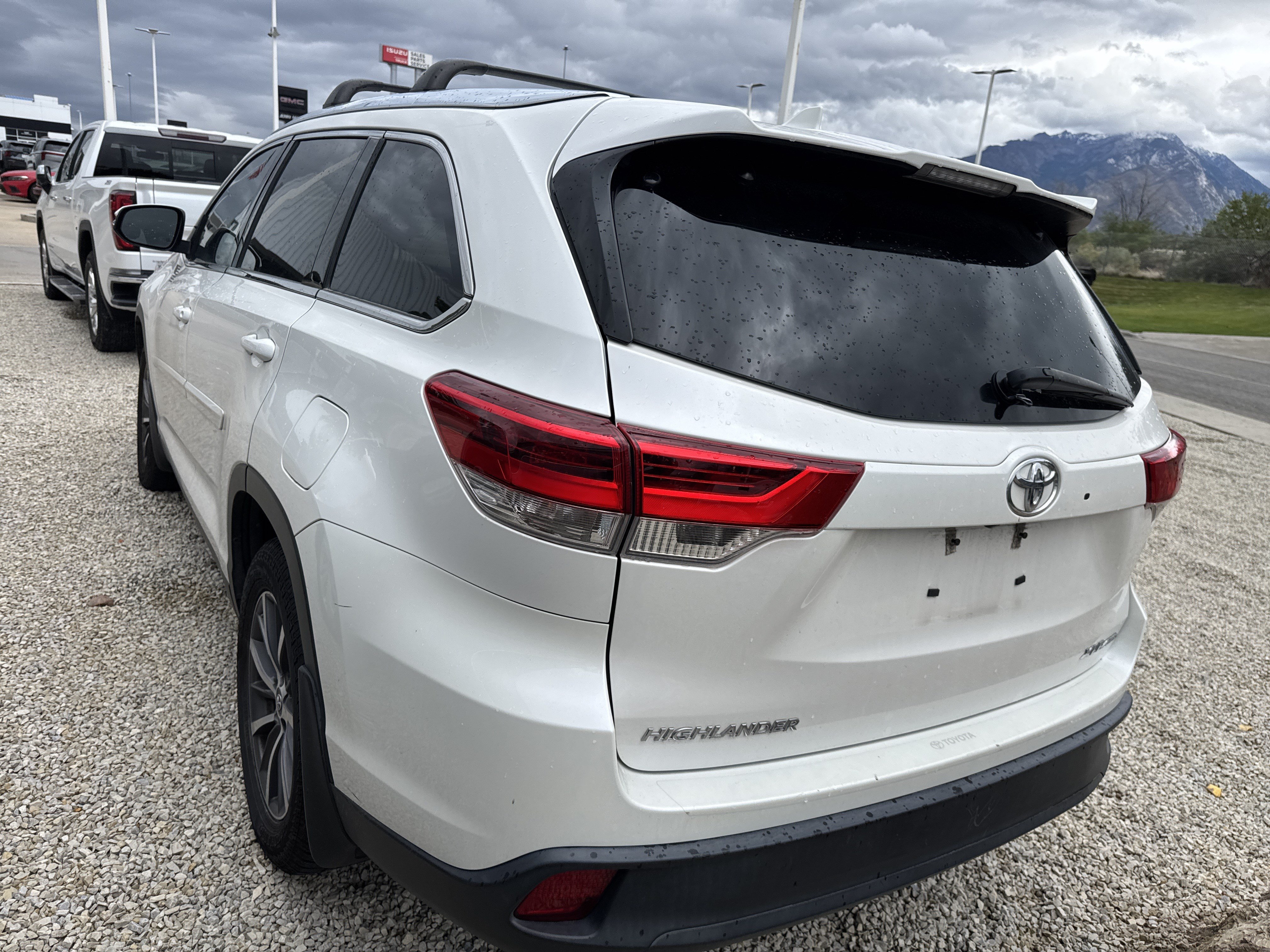 Used 2019 Toyota Highlander XLE AWD/4WD image 5