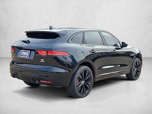 Used 2017 Jaguar F-PACE S image 5