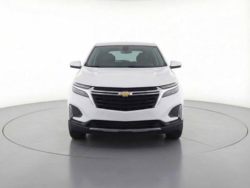 Used 2024 Chevrolet Equinox LT image 2