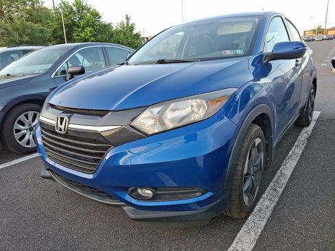 Used 2018 Honda HR-V EX image 2