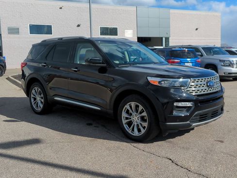 Used 2023 Ford Explorer Limited w/ Equipment Group 301A image 2