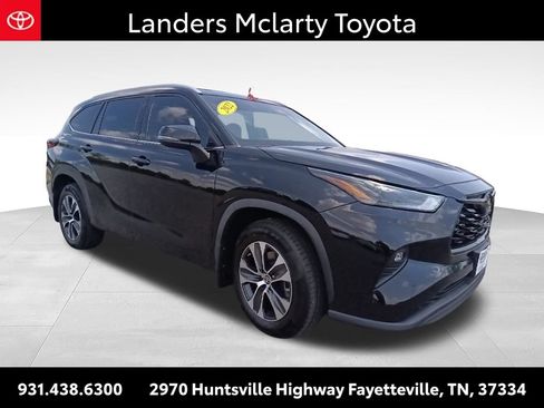 Used 2022 Toyota Highlander XLE AWD/4WD image 1