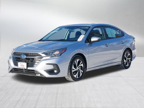 Used 2025 Subaru Legacy Premium image 3