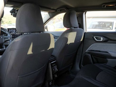 Used 2024 Jeep Compass Sport image 26