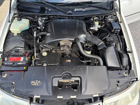 Used 2000 Lincoln Town Car Signature image 32