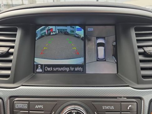 Used 2018 Nissan Pathfinder SL image 27