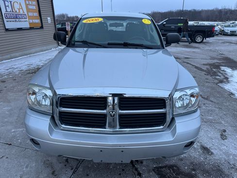 Used 2006 Dodge Dakota SLT w/ Trailer Tow Group image 2