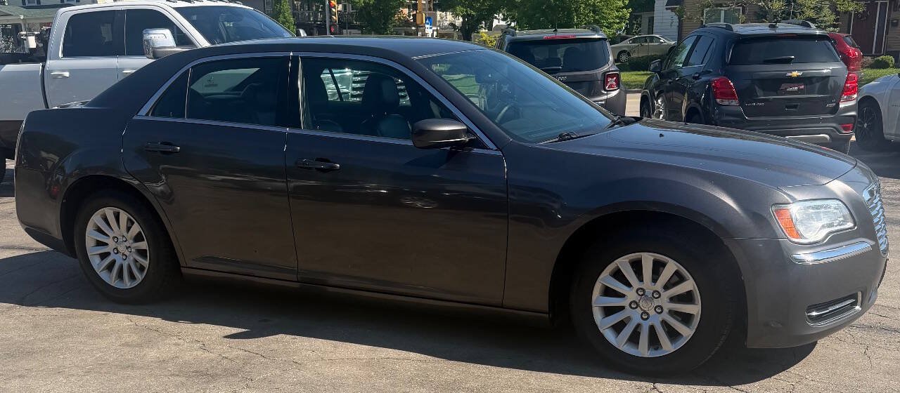 Used 2014 Chrysler 300 RWD image 8