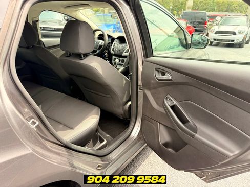 Used 2014 Ford Focus SE FWD image 28