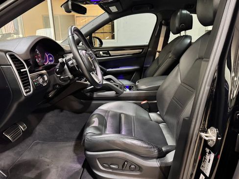 Used 2022 Porsche Cayenne S image 20
