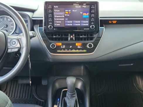 Used 2021 Toyota Corolla LE FWD image 19
