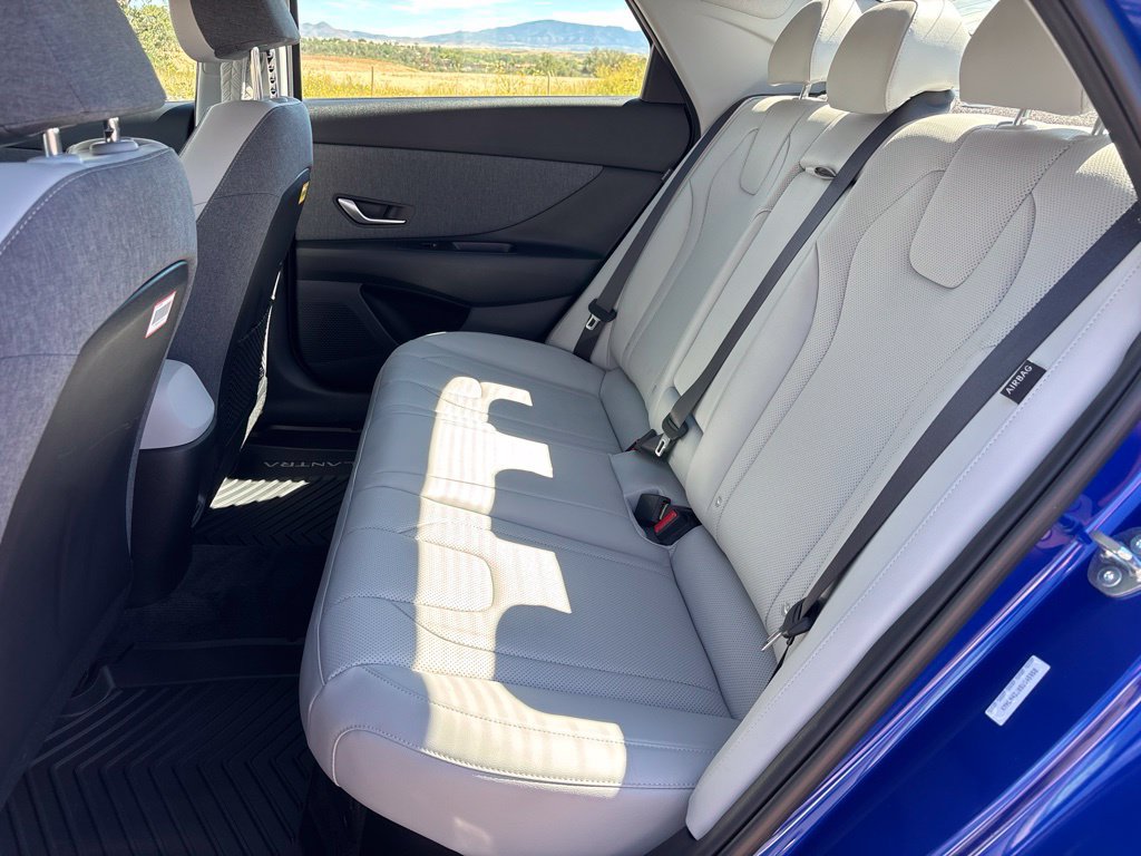 Certified 2025 Hyundai Elantra Limited FWD image 11