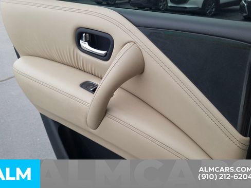 Used 2024 Nissan Armada SV image 22