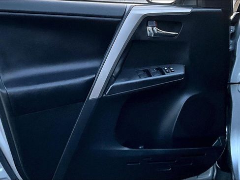 Used 2018 Toyota RAV4 XLE image 20