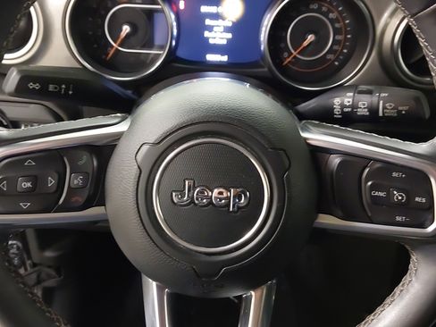 Used 2019 Jeep Wrangler Unlimited Sahara w/ Safety Group AWD/4WD image 35
