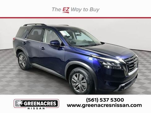 Certified 2025 Nissan Pathfinder SV FWD image 1