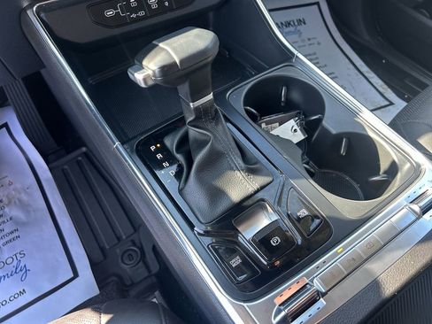 Used 2025 Kia Carnival SX Prestige image 26