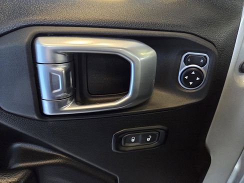 Used 2022 Jeep Wrangler Unlimited Sport image 12