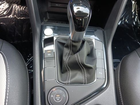 New 2025 Volkswagen Taos SEL image 23