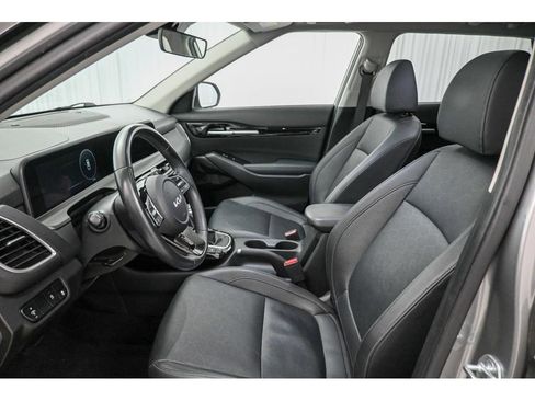 Used 2024 Kia Seltos EX image 10