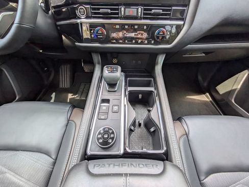 Used 2023 Nissan Pathfinder Platinum w/ Black Appearance Package AWD/4WD image 24
