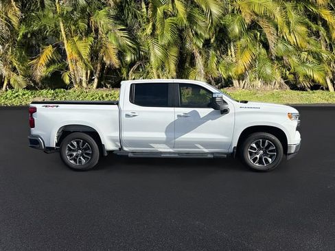 Used 2023 Chevrolet Silverado 1500 LT AWD/4WD image 3