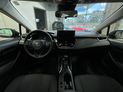 Used 2023 Toyota Corolla LE image 18