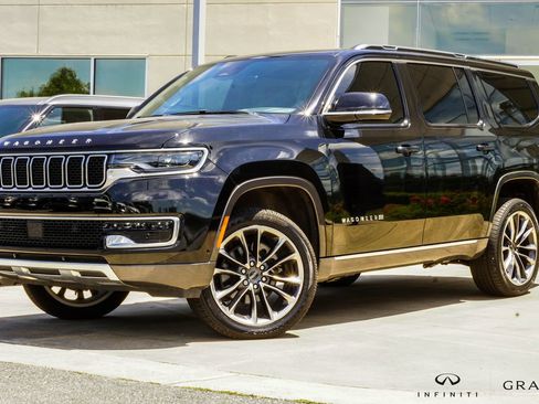 Used 2022 Jeep Wagoneer Series III w/ Premium Group I AWD/4WD image 1