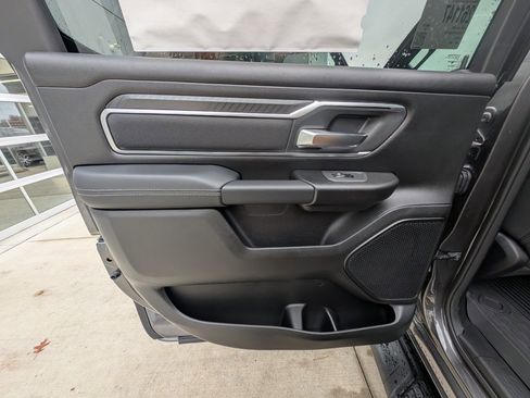 New 2026 RAM 1500 4x4 Crew Cab image 47