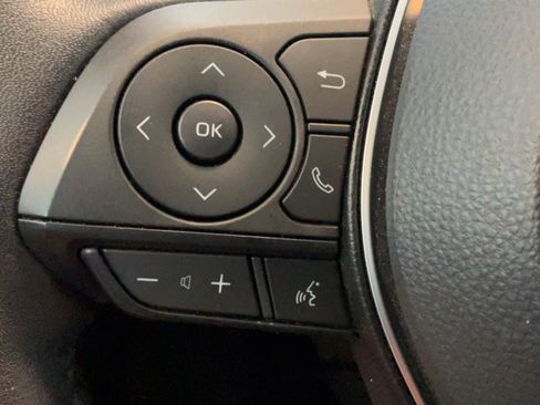 Used 2022 Toyota RAV4 XLE w/ Convenience Package AWD/4WD image 15