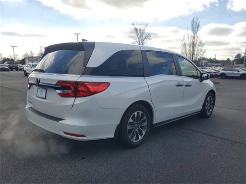 Certified 2024 Honda Odyssey EX-L image 4