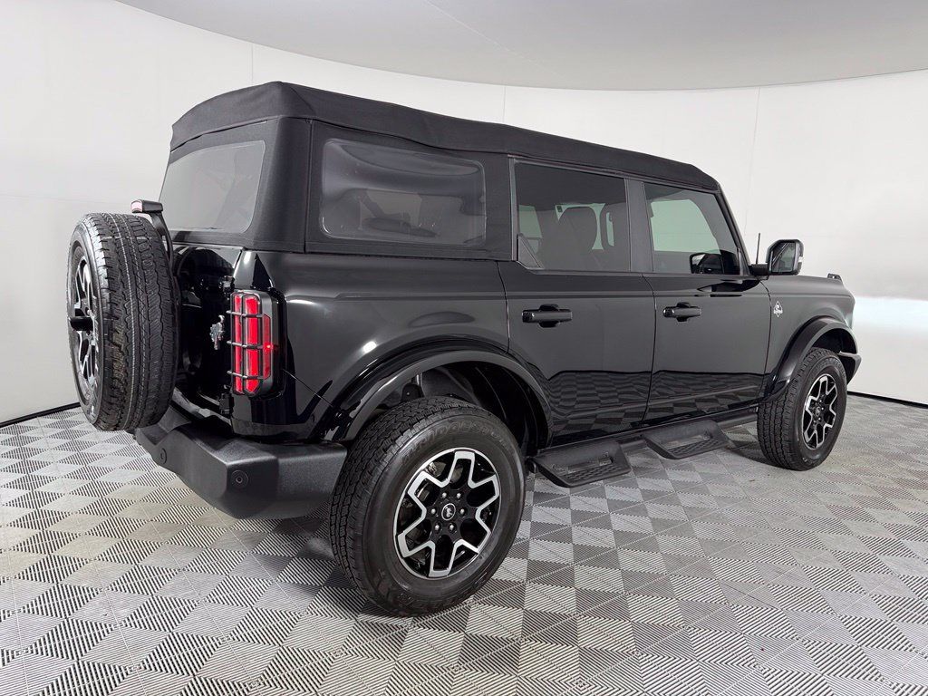 Used 2024 Ford Bronco Outer Banks AWD/4WD image 7