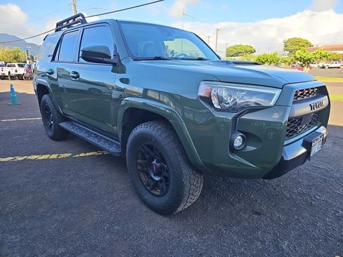 Used 2020 Toyota 4Runner SR5 AWD/4WD image 7