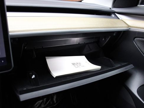 Used 2023 Tesla Model 3 Standard Range image 35