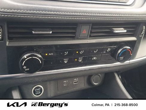 Used 2021 Nissan Rogue S image 16