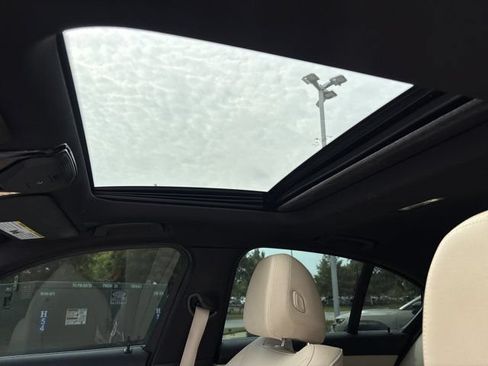 Used 2020 BMW 330i xDrive Sedan AWD/4WD image 17