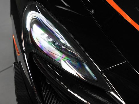 Used 2020 McLaren 620R image 13
